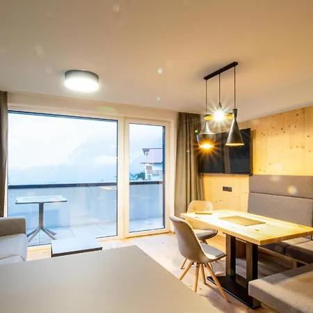 Wally Berg - Apartment *